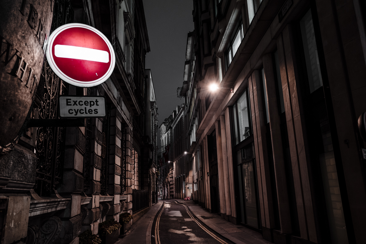 DomineDirigeNos - FINCH LANE (21/11/2019)

YouTube: bit.ly/s1e2-dominedir…

#cityoflondon #streetphotography