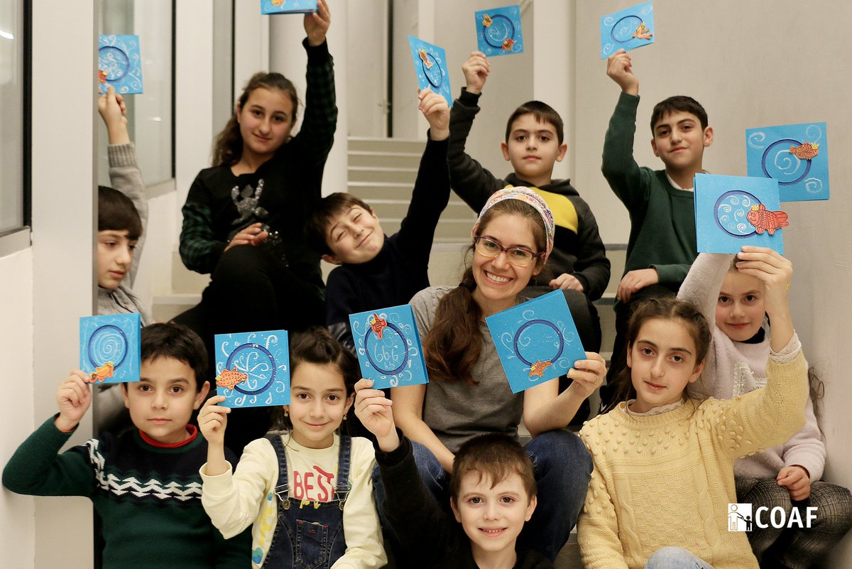 coafkids's tweet photo. Happy first day of #Spring🌸! During the #SMARTWorkshop with @TennyAdamian #COAFSMART students transformed their imagination from 2D segment to 3D by creating interactive postcards․ Read the #blog about the workshop and its leader's international journey: https://t.co/58yijJe0oH https://t.co/01wRWAp3Rh