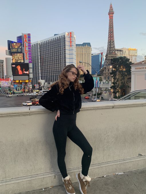 Hope everyone had a wonderful #LeapDay2020, DM me on https://t.co/n0FegHGf3g if you want to have some<a href="/tag/leapday2020"class="tags">#LeapDay2020</a>