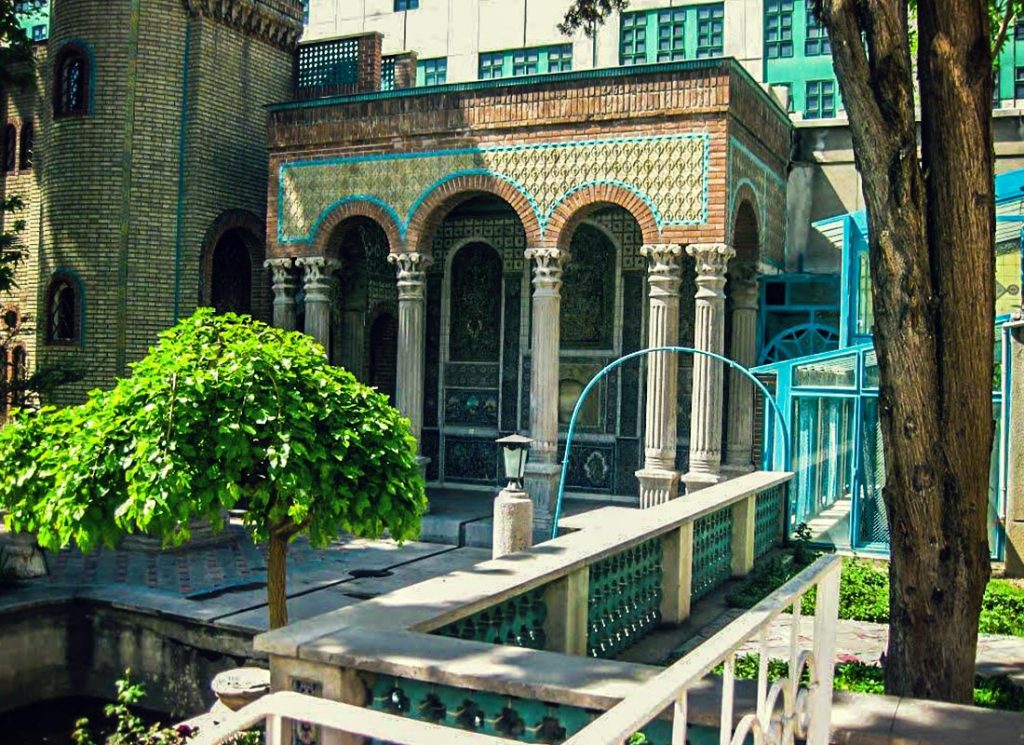 This evening's entry in my Iranian cultural heritage site thread is Moghadam Museum. It is a house of the Qajar period that has been turned into a museum. It has potteries from Cheshmeh Ali that date to the 5th millennium BC, and it's unknown how they ended up there.