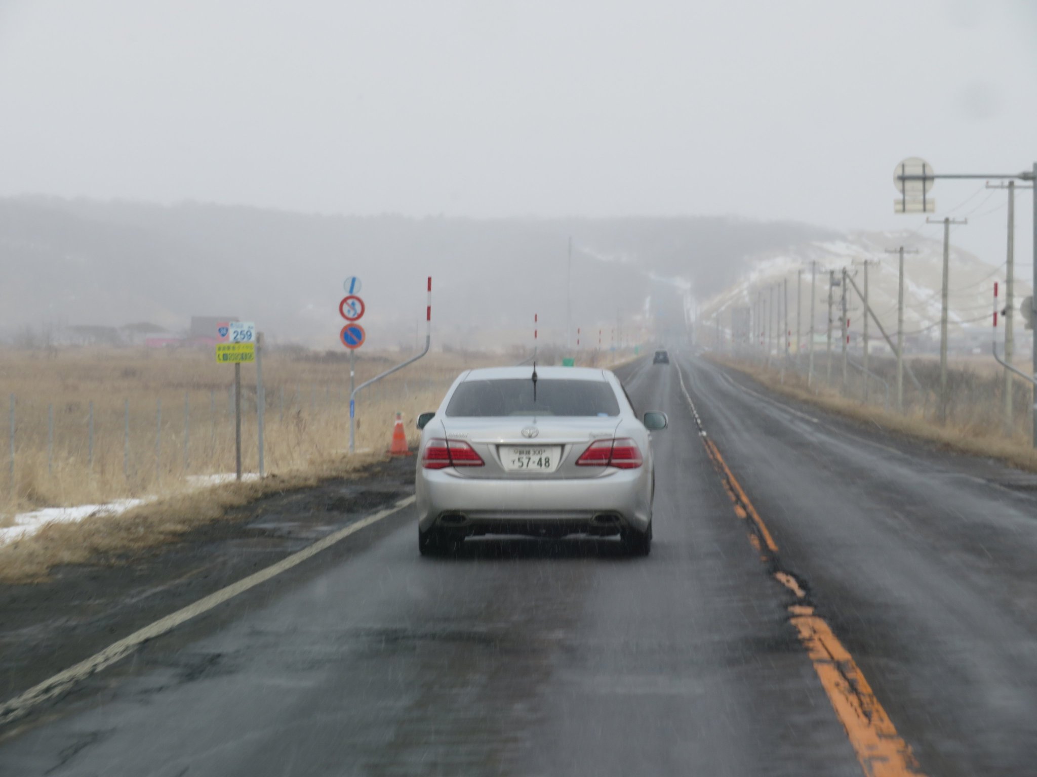 悪魔 小僧 シルバークラウン覆面パトカー 転進中 白糠釧路方面向け移動していきました Mst Hide