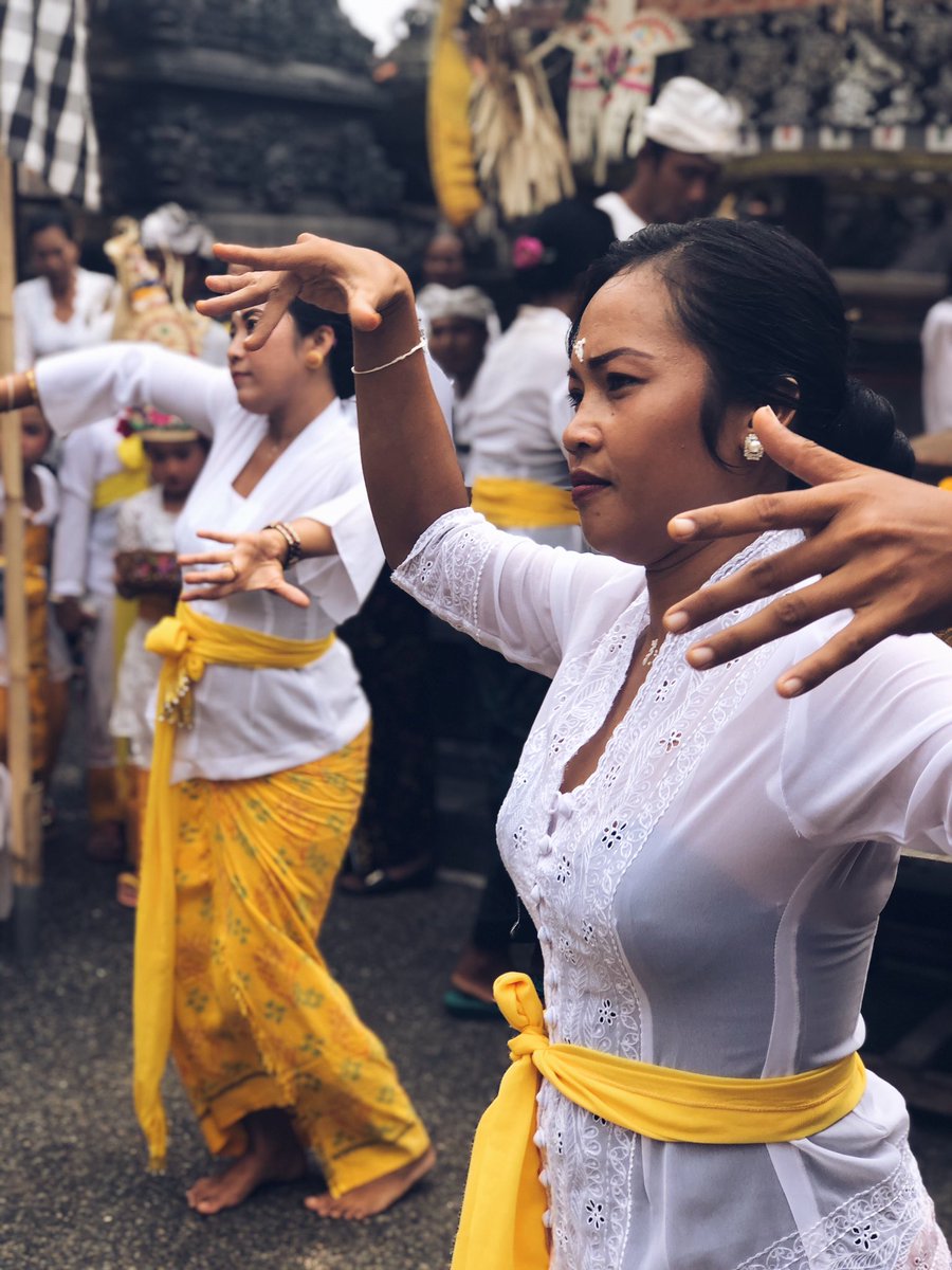 Onedayonetravel's tweet photo. Puisqu’on vous dit qu’il faut se perdre à Bali !
#kuningan #bali #ubud #blogvoyage #onedayonetravel https://t.co/Y0VImBkdoG