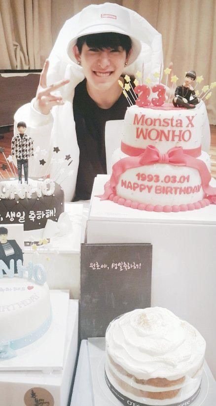 mino_frau's tweet photo. Happy Birthday Wonho!!!
We really love you and miss u❤️❤️
Return to Monsta X please 😭😭😭
@OfficialMonstaX
#HappyWonhoDay #WonhoWillBeBack #monbebegotwonho #MONBEBE https://t.co/r2srheDXMz
