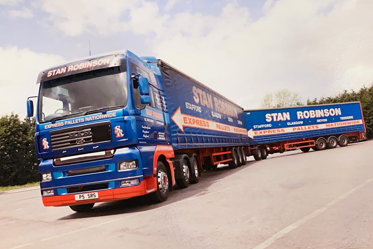 Comm_Motor's tweet photo. From Instagram: Here’s another shot of Stan Robinson’s road-train, only this time with a 530hp @mantruckbusuk TGA at the front. #stanrobinson #roadtrain #mantrucks #mantga From the Commercial Motor archives https://t.co/lPdrxEOHyh 👈 Follow our 'gram https://t.co/tegpDwj4VO