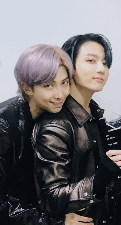 sugachim2's tweet photo. Haha ok got it 🥴🥴🥴
#BTS3rdWin @BTS_twt https://t.co/dJsMKx2T5o