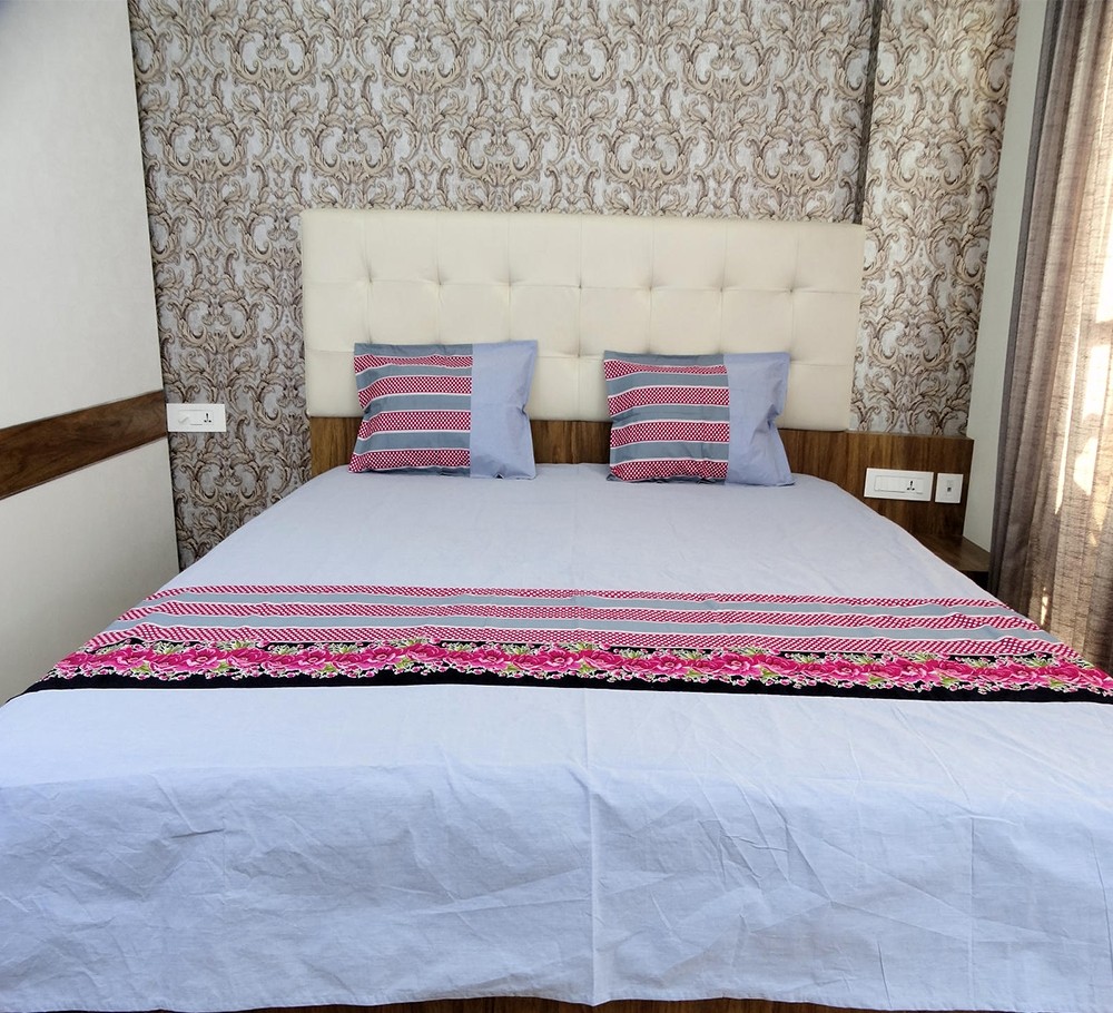 decorifylife's tweet photo. Dress your bed with this silky, soft and luxurious bed sheet.
✔Floral print
✔Comfortable
✔Affordable price
Order now
https://t.co/utCW39LjIC
#bedsheets #doublebedsheet #bedcover #bedroomdecor #DecorifyLife https://t.co/W6Ezq8MCDo