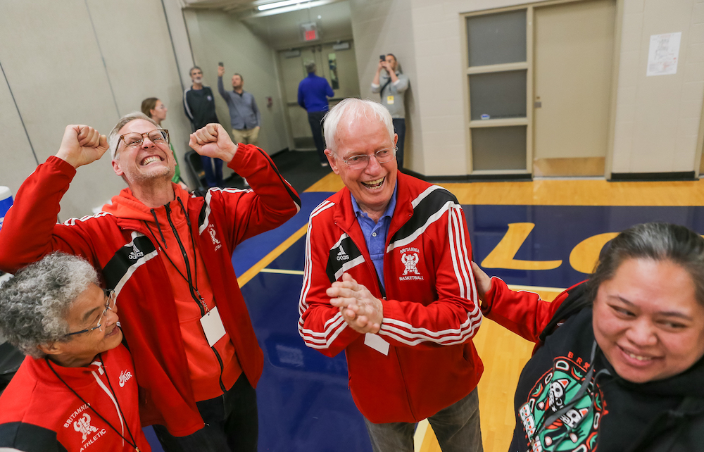 Howard Tsumura tweet media