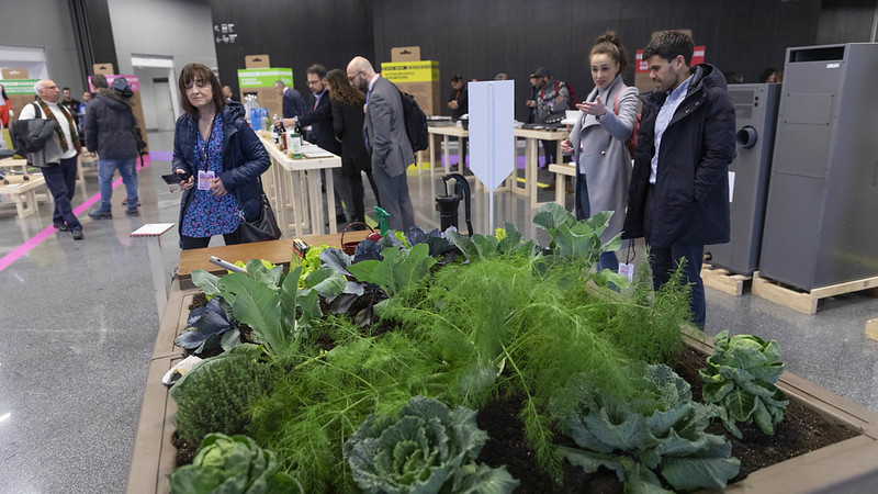 Ihobe_Eus's tweet photo. 📢♻️ "Made in Euskadi #ekodiseinua-ren 20 urte" erakusketa ikusteko AZKEN EGUNA❗️
⌚️ 10:00 - 14:00
📌 Palacio @Euskalduna_eus jauregia
📢♻️ ¡ÚLTIMO DÍA para visitar la exposición "20 años de #Ecodiseño Made in Euskadi❗️
➕INFO 👉 https://t.co/0wUyTX6Ld1
#BEMBasqueCountry2020 https://t.co/fcrjE06Q0l