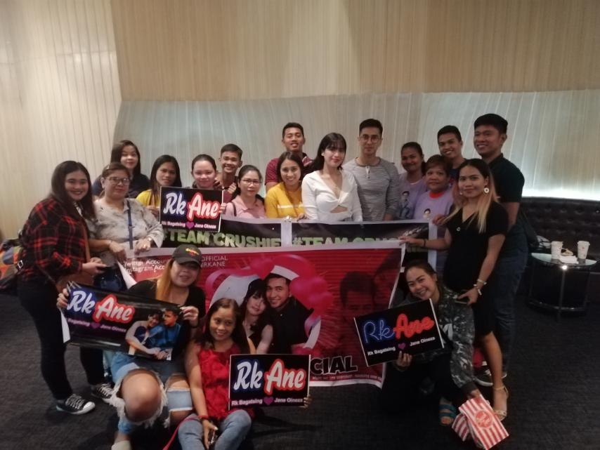 RegalFilms's tweet photo. Maraming nang NASAKTAN at NAKIIYAK sa pelikulang handog ng Regal Entertainment Inc ngayong Pebrero! β€οΈ Watch #UsAgain in cinemas nationwide! Showing in over 150 cinemas!
Blockscreening courtesy of Janesterz, Team Crushie and RKANE official!
#UsAgainWeekend https://t.co/CmCYXwFzhu