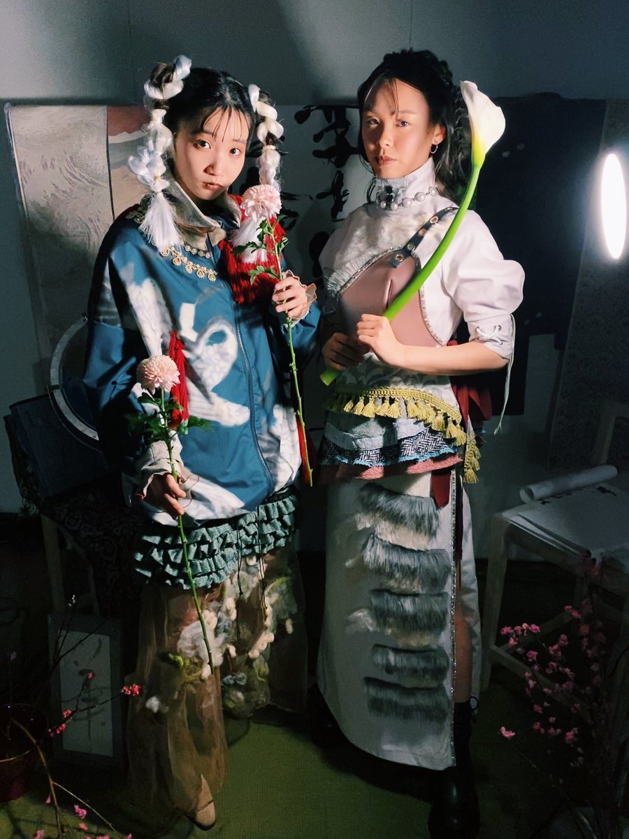 twig__52's tweet photo. バンタンデザイン研究所の修了展にモデルとして参加させて頂きました!
インスタレーションという形でモデルをしたのは初めてで楽しかった〜
生徒さんの作った素敵な衣装を作品の一部として私が着させて貰えるのは本当に嬉しかったです
#バンタンデザイン研究所修了展
#vantan
#vantandesigninstitute https://t.co/0FfX0ENpxN