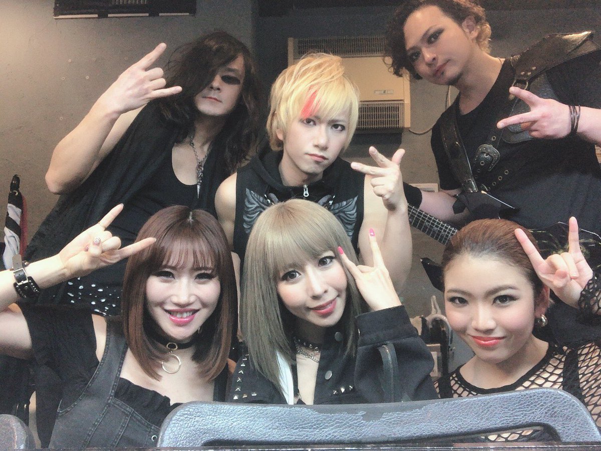 ダンスロックバンド