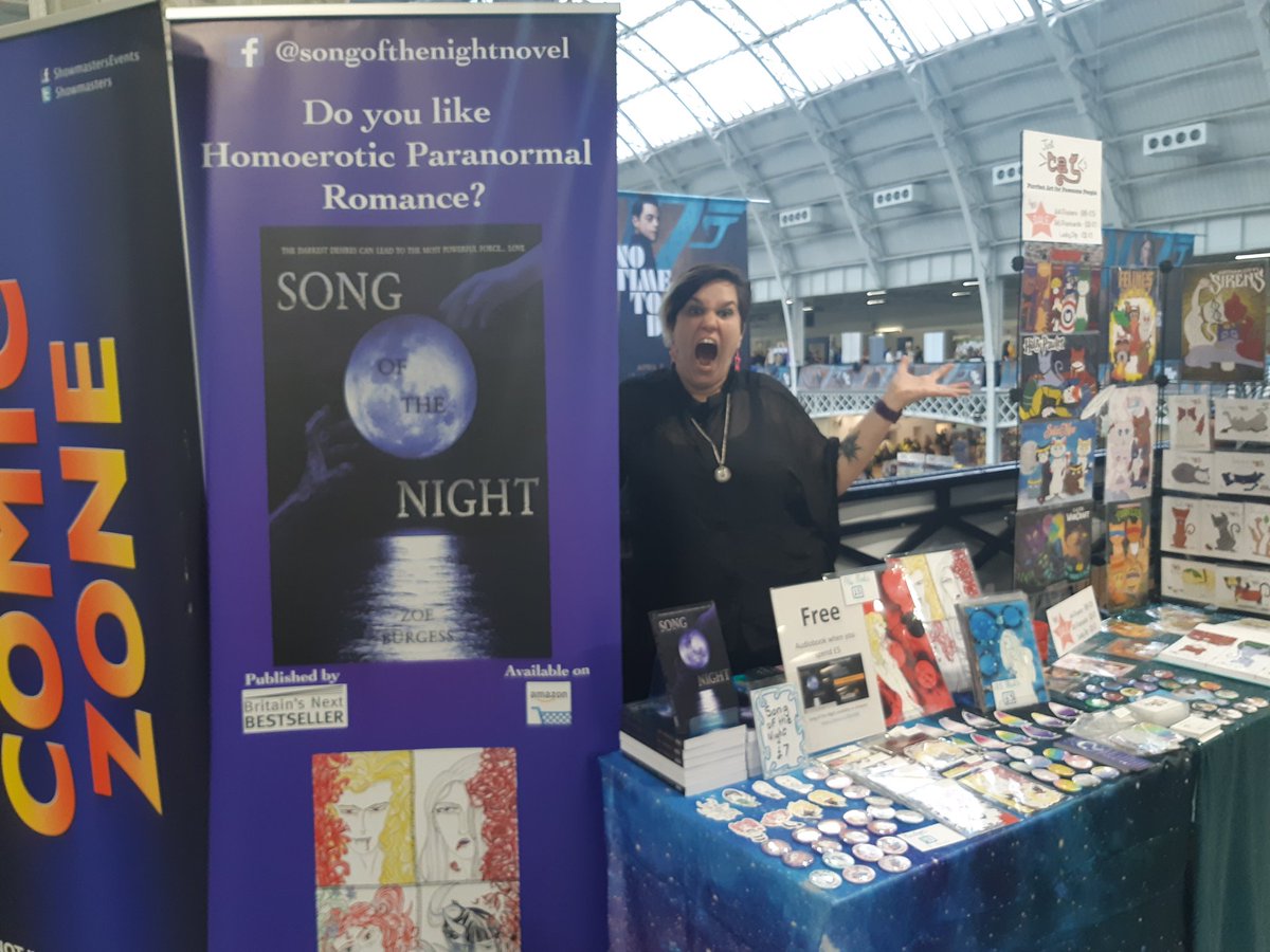 zoe_let's tweet photo. London Film and Comic Con Spring! @Showmasters
#LFCC
#lfccspring #LCCSpring #LCCS #londonfilmandcomicconspring https://t.co/Tth5tCwf8u