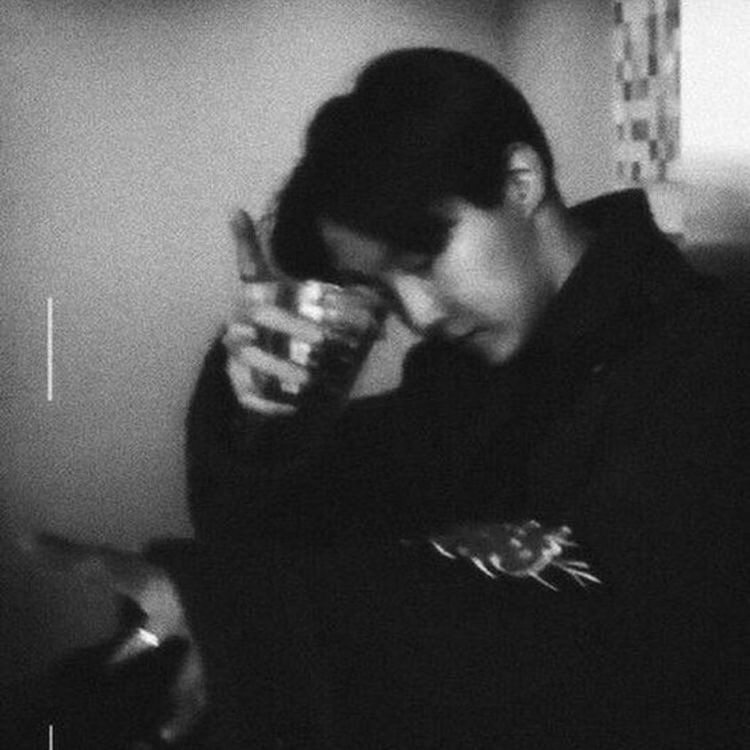 ᴛᴀʀᴀ tweet media