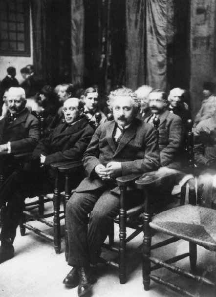 JoseLuisSTAP's tweet photo. #TalDiaComAvui l'1 de març de 1923 Albert #Einstein finalitza la visita a #Barcelona convidat per l'@iec i @Mancomunitat100 a impartir conferències. A la votació per fer-ho membre permanent de la comisió de física de la @RACABarcelona va haver 3 vots negatius d'antirelativistes. https://t.co/wqYIkWvlSn