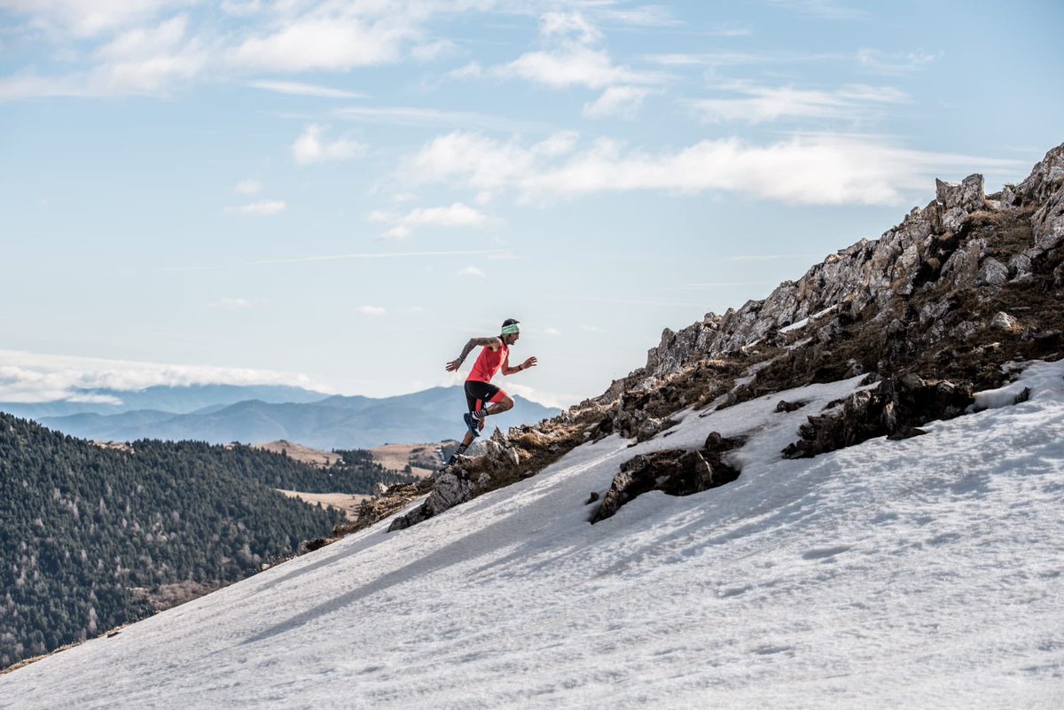 LandSports1's tweet photo. Lo importante es disfrutar y sentir que lo que haces con el corazón es la clave para conseguir tus éxitos 😉
.
Feliz Marzo a todos 🙌🏼
.
Arrancamos 💪🏼
.
#landsports #landclothes #teamland #findyourland
.
📸 @roger_salanova , @JordGamitron https://t.co/aLxLF59sAh