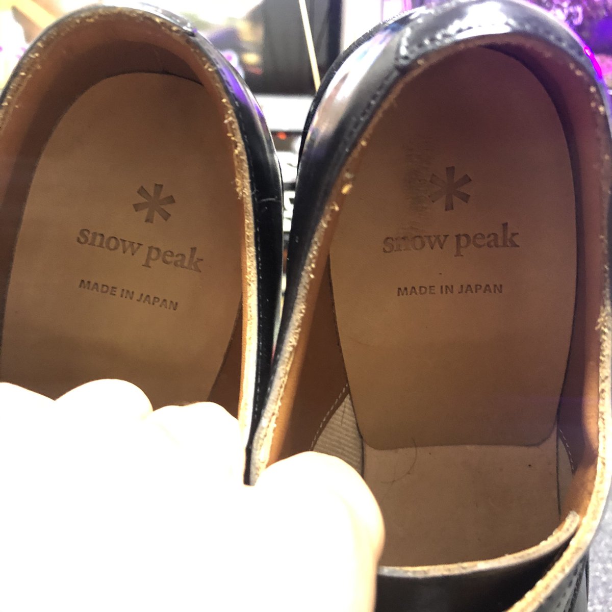 kkktrio's tweet photo. 正解の発表です
まさかのsnow peakでした。
仕様は、
・クロムエクセルレザー
・リッジウェイソール
・グッドイヤー
・内ハトメ
・タンの裏にはクッション
こだわりに惹かれていっちゃいました…😂
リーガルの高級ラインの工場で作られているようです。
#snowpeak #クロムエクセル https://t.co/Rpr2gGOK1c