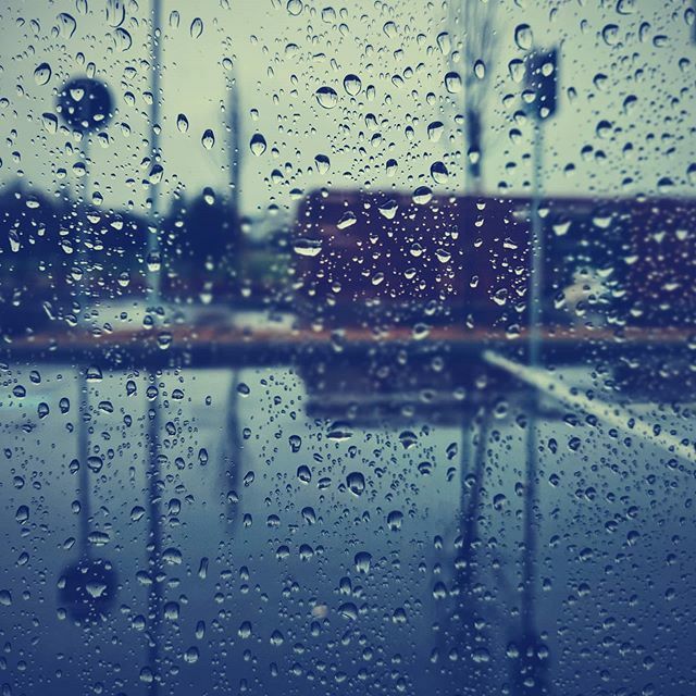 Fred_vr's tweet photo. Tears #vsco #vscocam #vscoitaly #rain #tears #rainyday #moments #me #thinking #weather  #lookingoutside #water https://t.co/0cwYkwKuso https://t.co/iwXPwmFk3Z
