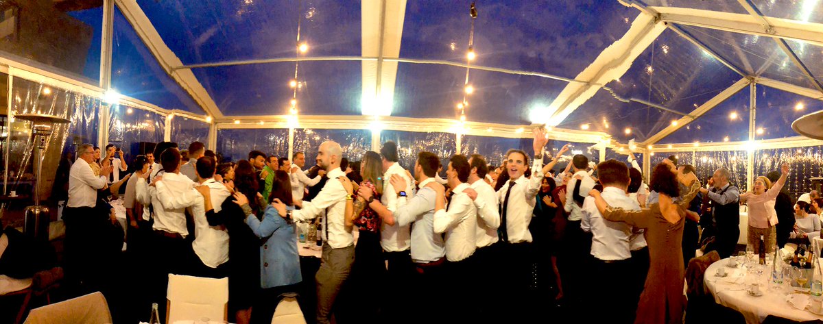 jontirapu's tweet photo. #ezkontza #goldendjs 🌐 #boda 💐 Arkaitz🔗Maialen #zorionak https://t.co/TA7Ycw8AAd