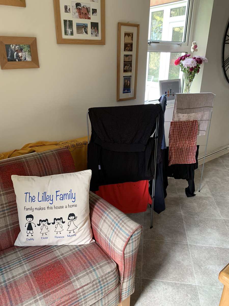 SMC_2023Grads's tweet photo. Year 13 have guilted me into line drying my washing... thinking of the environment #comp3 https://t.co/qcUL4gi8Fa