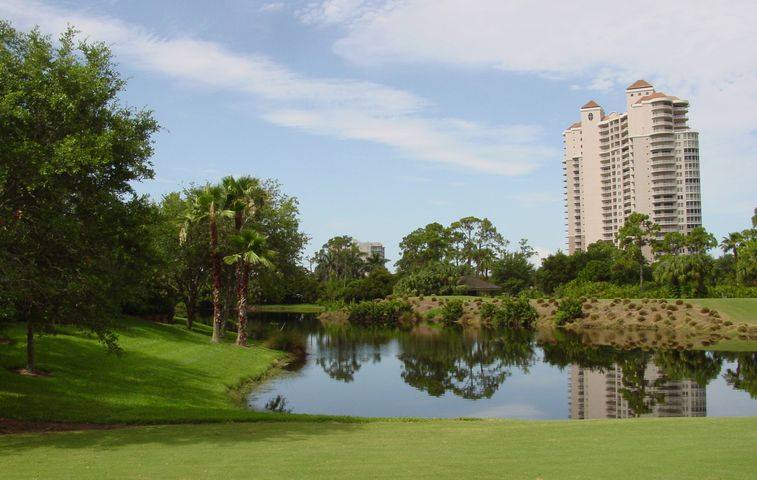BeachToTee's tweet photo. Bonita Bay Real Estate Report - https://t.co/ZesOEC88Qj https://t.co/0EKD9oGPnA