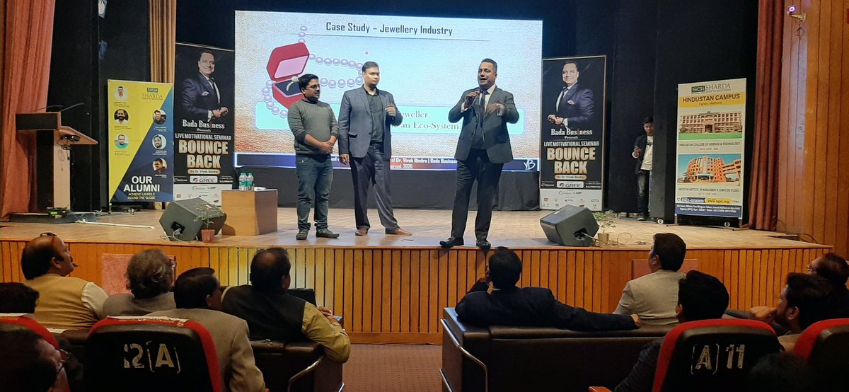 DrVivekBindra's tweet photo. एक कस्टमर सिर्फ एक Sale नही होता
#bounceback #Agra #badabusiness #housepack #entrepreneurship #casestudy https://t.co/EwY8l7Gzt8