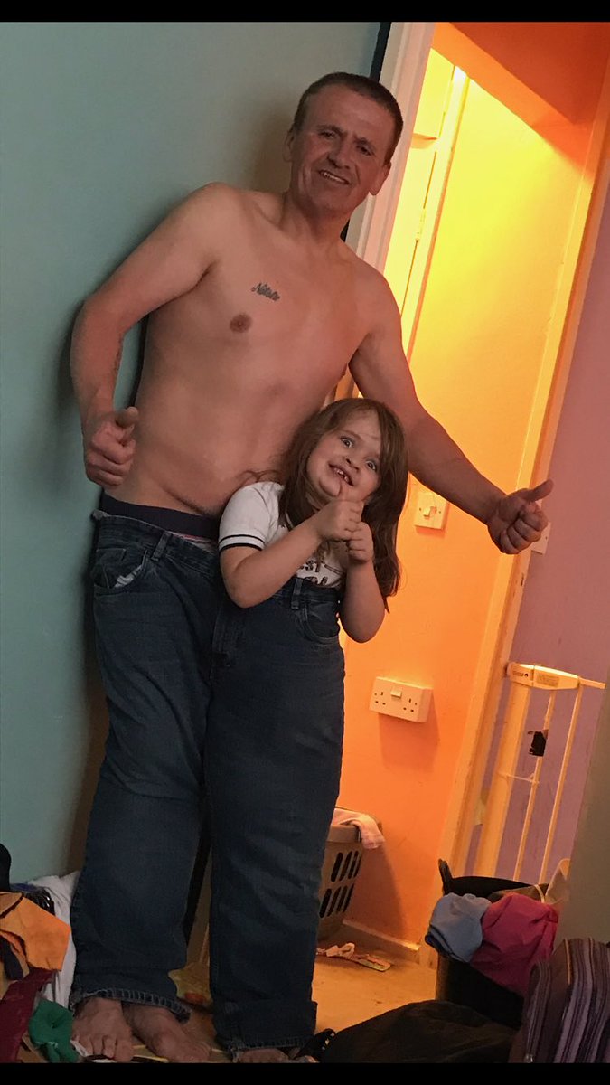rickycope0714's tweet photo. 2 years post weight surgery from gastric sleeve 1st March 2018
Me in one side of Jeans 
Isabella in the other side 
Weight 19st 8 down to 11 stone 3pound highest weight 23 stone #spirehealth #southampton #determination https://t.co/H5XnsMc88c