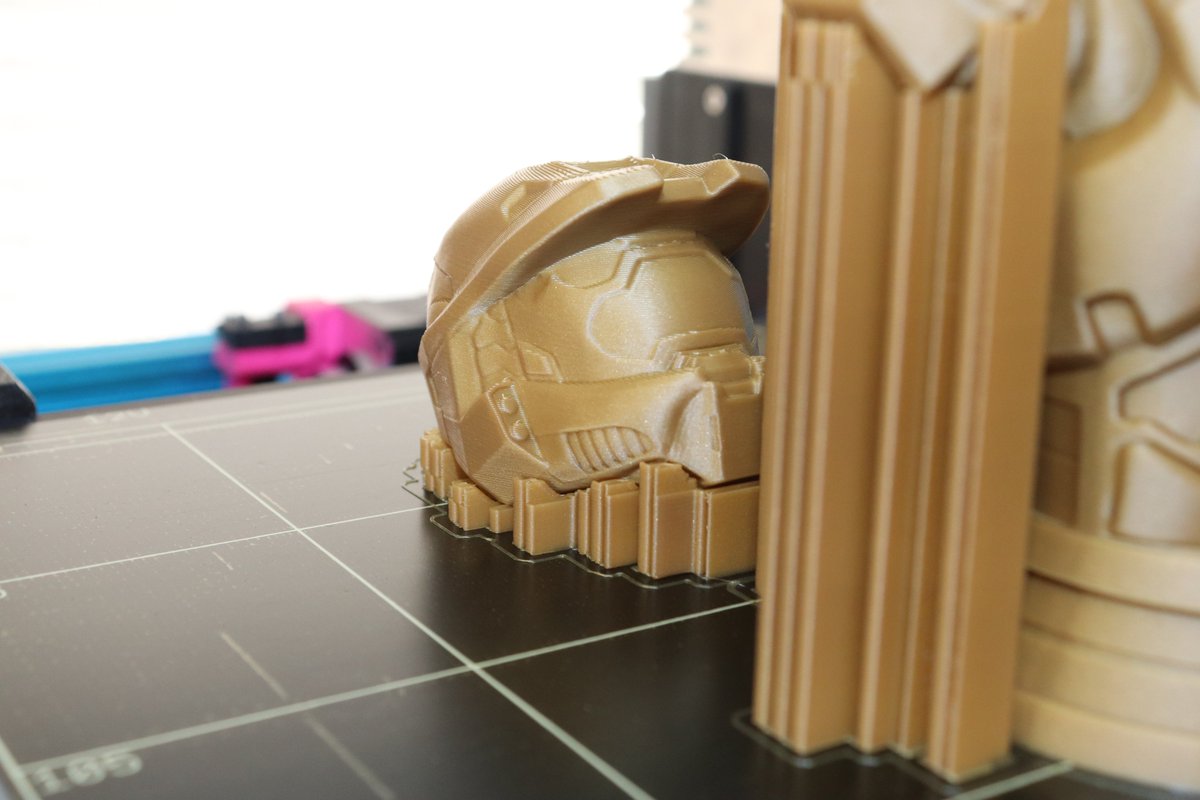 d_oem3's tweet photo. Master Chief bust by @fotismint printed on my newly rebuilt @Prusa3D MK2S on the @GregoireSaunier Bear Frame. The MK2S continues to amaze me. https://t.co/86SAUc7cXy