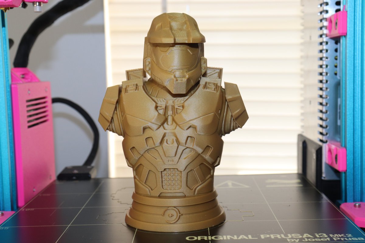 d_oem3's tweet photo. Master Chief bust by @fotismint printed on my newly rebuilt @Prusa3D MK2S on the @GregoireSaunier Bear Frame. The MK2S continues to amaze me. https://t.co/86SAUc7cXy