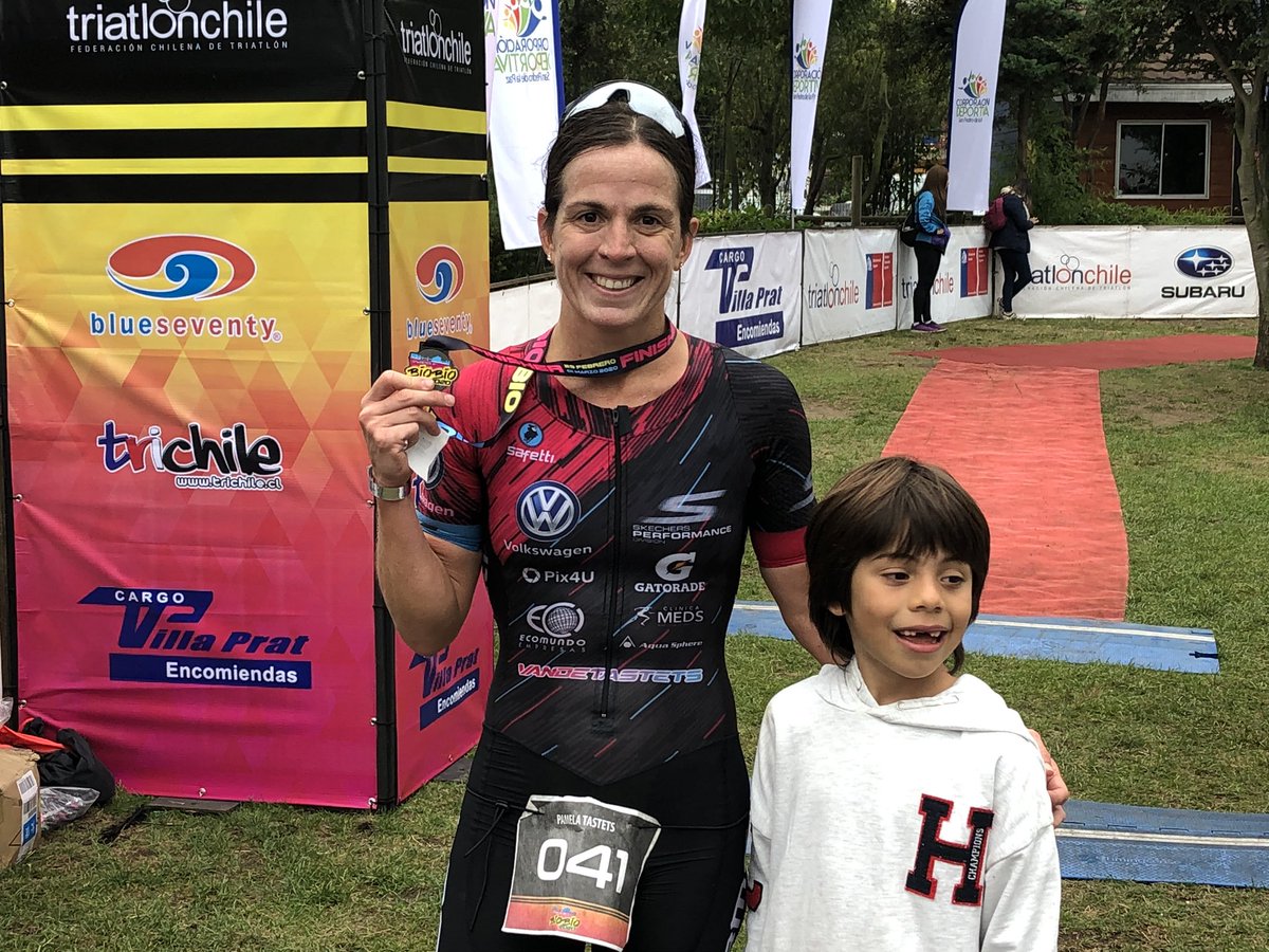 Trichile's tweet photo. Pamela Tastets gana la 7ma edición del Triatlón #CruzandoelBioBio con 3:13:51
#CoberturaTrichile https://t.co/eSxfWfqrpL