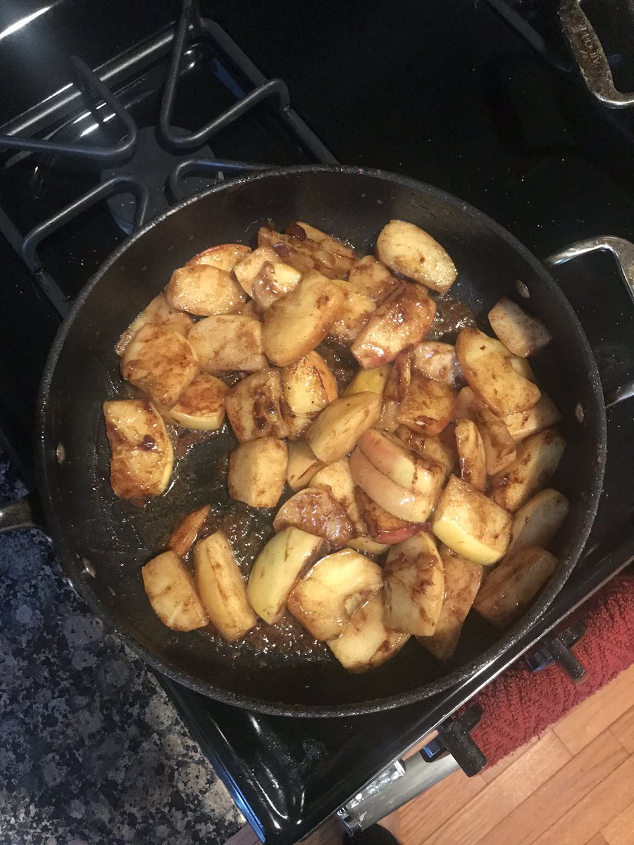 SheraeEllison's tweet photo. Breaking the fast. Normally I’d do fried potatoes but I opted for fried apples instead. Also, I cook my veggies for an omelette, which I’ve gotten back into with this low carb lifestyle change. I’ll find a better alternative once I get things down pat. #itsascience https://t.co/of5gHzZLWA