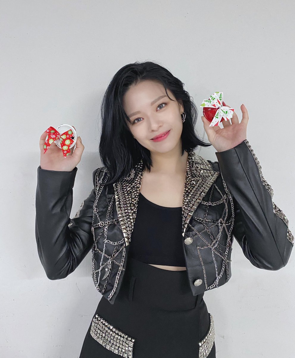 Y0URLILAC's tweet photo. HAPPY 10 YEARS ANNIVERSARY JEONGYEON ๐
#10YearsOfYou
#ADecadeWithJeongyeon
@JYPETWICE https://t.co/JCjhIYHYmb