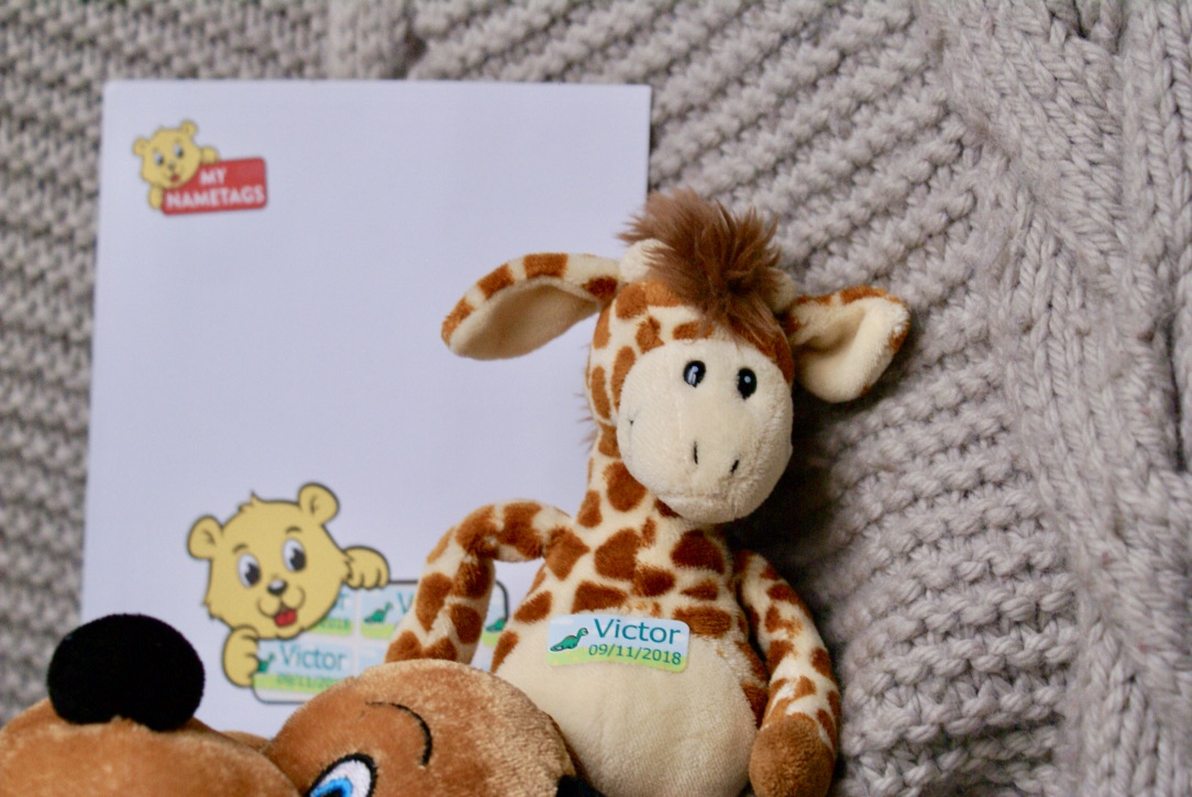 MyNametagsFR's tweet photo. Il n’y a que Mynametags pour protéger les plus beaux doudous du monde🥰🦄 #mynametags #doudou #etiquette #etiquettes #mars #victor #photo #peluche #girafe #chien https://t.co/maKSahys2T