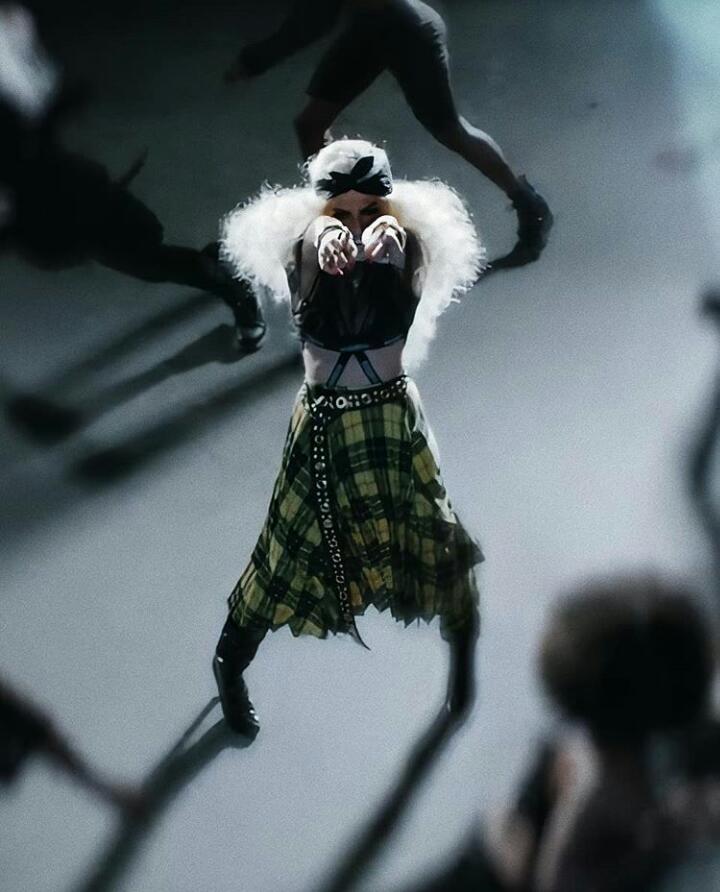 AgnezVotes's tweet photo. Bisa ngak twtan ini nyampe 1k vote?  Caranya:
-Rt twt an ini
-comment/replay dengan hastag #Agnation #BestFanArmy #iHeartAwards
-Rt kan smua komenan/replay yg behastag!  
Ayo agnation.. Kerja kerja dan bekerja.. Haha https://t.co/IwkkUyL08o