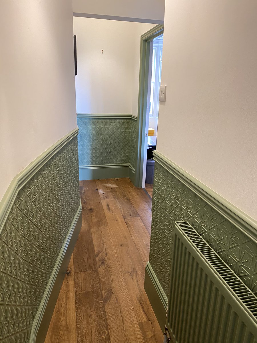 RoseWillatts's tweet photo. @FarrowandBall we’ve painted our (thin, windowlesshallway in Breakfast Room Green over the woodwork and anaglypta. What colour would you recommend for the top half to create a calm, open feel? Thanks! https://t.co/bIDoyu5HJL