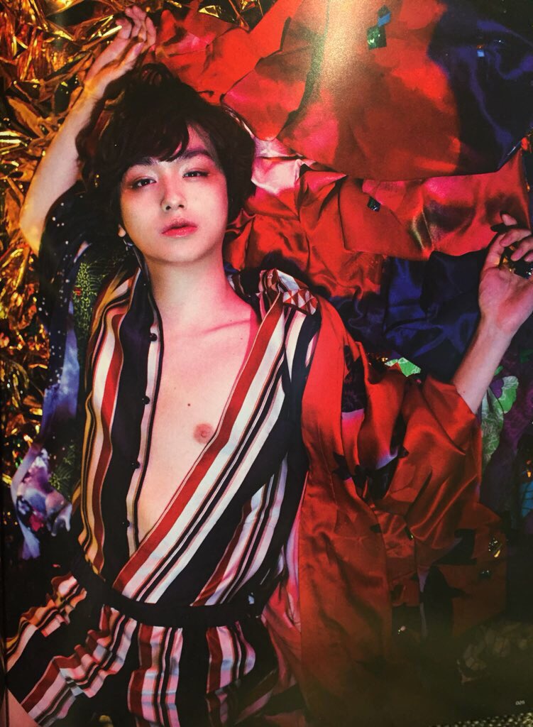 ひなた たかいののグラビア見るならananしかないと思っていたけど 蜷川実花先生ならすっごいの撮って頂けそうだと思い始めた 伊野尾さんは自分の仕事に旦那同伴するの得意だし めざまし メレンゲ参照 プラベで仲良しの蜷川先生に 髙木も撮ってほしいっ