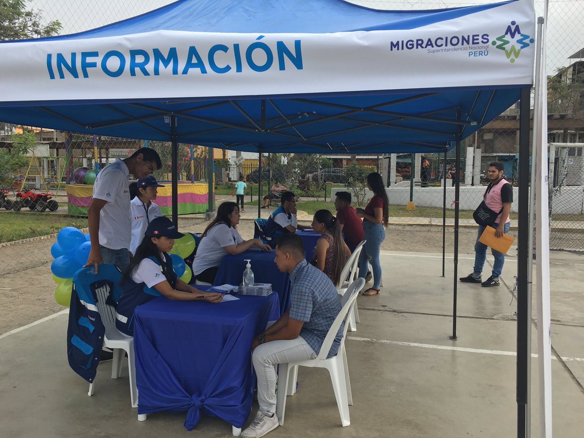 OIM_Peru's tweet photo. Listos para iniciar la 1ra. jornada de información y aprender a sacar la cita para pasar del “PTP al Carné de Extranjería” junto a @MigracionesPe en #SanJuanDeMiraflores, #SeguimosTrabajando💪 https://t.co/6ks0kfhn42