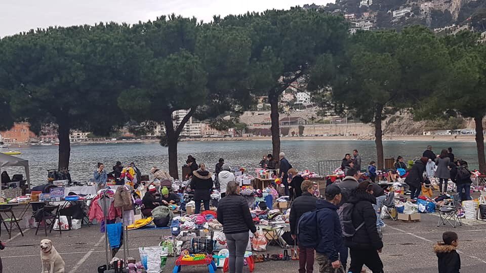 trojani2020's tweet photo. Visite matinale au vide grenier de l'Apev ce matin au fond de la plage des Marinières de l'équipe Tous Unis pour Villefranche ! Venez nombreux pour passer un moment convivial ! 
#TousUnispourVillefranche https://t.co/5hYnF7ErOL
