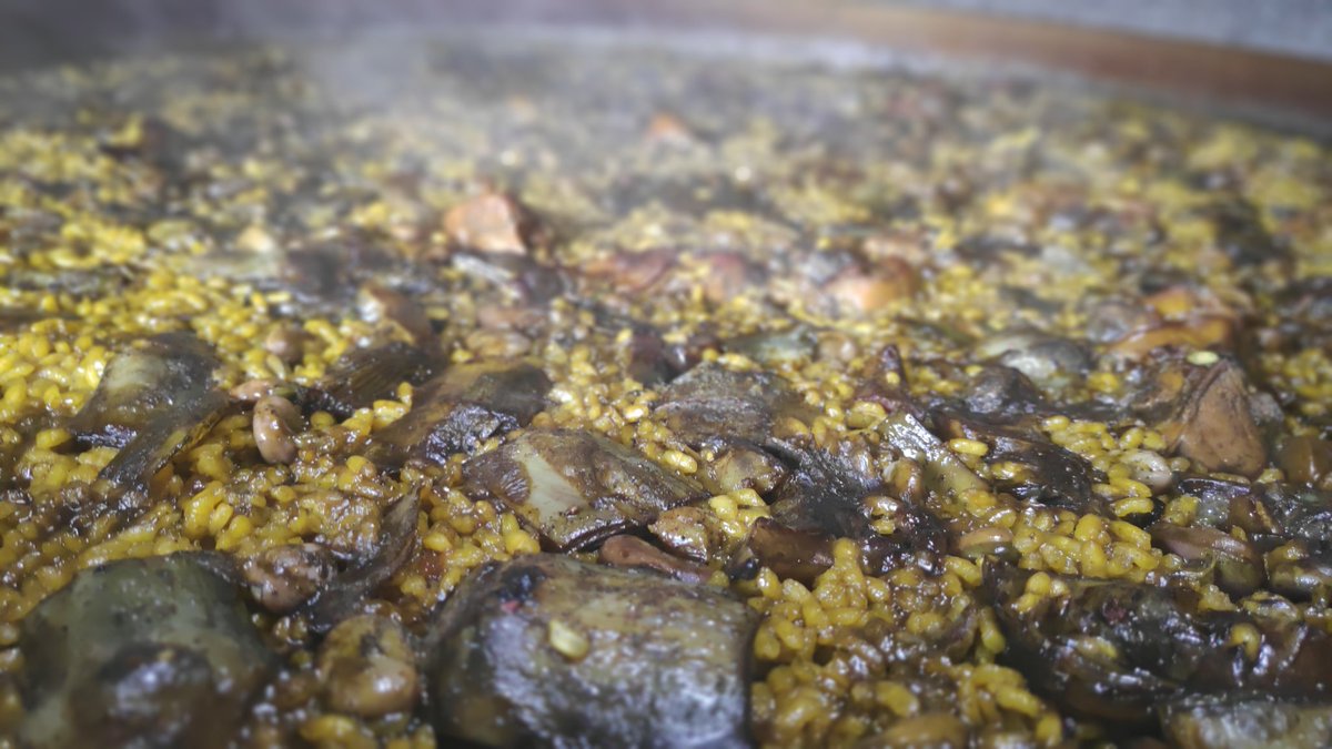paellapatrimoni's tweet photo. EL Diumenge toca #PAELLA #CAMPANUS #TERRETA https://t.co/oYrdALw4iJ