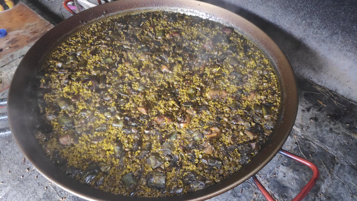 paellapatrimoni's tweet photo. EL Diumenge toca #PAELLA #CAMPANUS #TERRETA https://t.co/oYrdALw4iJ