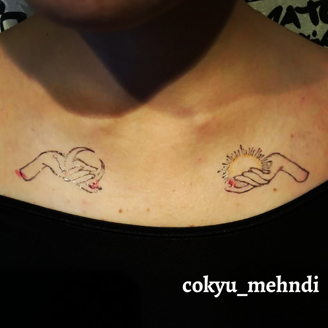 ট ইট র Cokyu Mehndi ヘナタトゥー広島 ジャグアタトゥー広島山口岡山 手に月と太陽持ち上げる 革新的なデザインです アレンジも可能です 要望やイメージをお伝えください 消えるタトゥー やってみたい方は フォロー後 Dmください 手 太陽 月 ট ইট র Cokyu Mehndi ヘナタトゥー広島 ジャグアタトゥー広島山口岡山 手に月と太陽持ち上げる 革新的なデザインです アレンジも可能です 要望やイメージをお伝えください 消えるタトゥー やってみたい方は フォロー後 Dmください 手 太陽 月