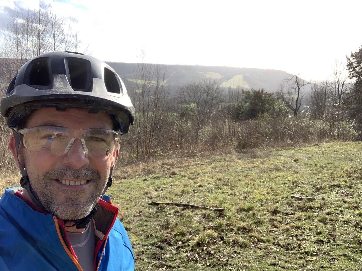 MarcusLeathwood's tweet photo. #Sundaymorning #Sunshine #mtb #surreyhills two summits done, next up #boxhill #RiseUp #3peaksChallenge #training #sagefoundation #humansofacuity https://t.co/1xV327J3qj