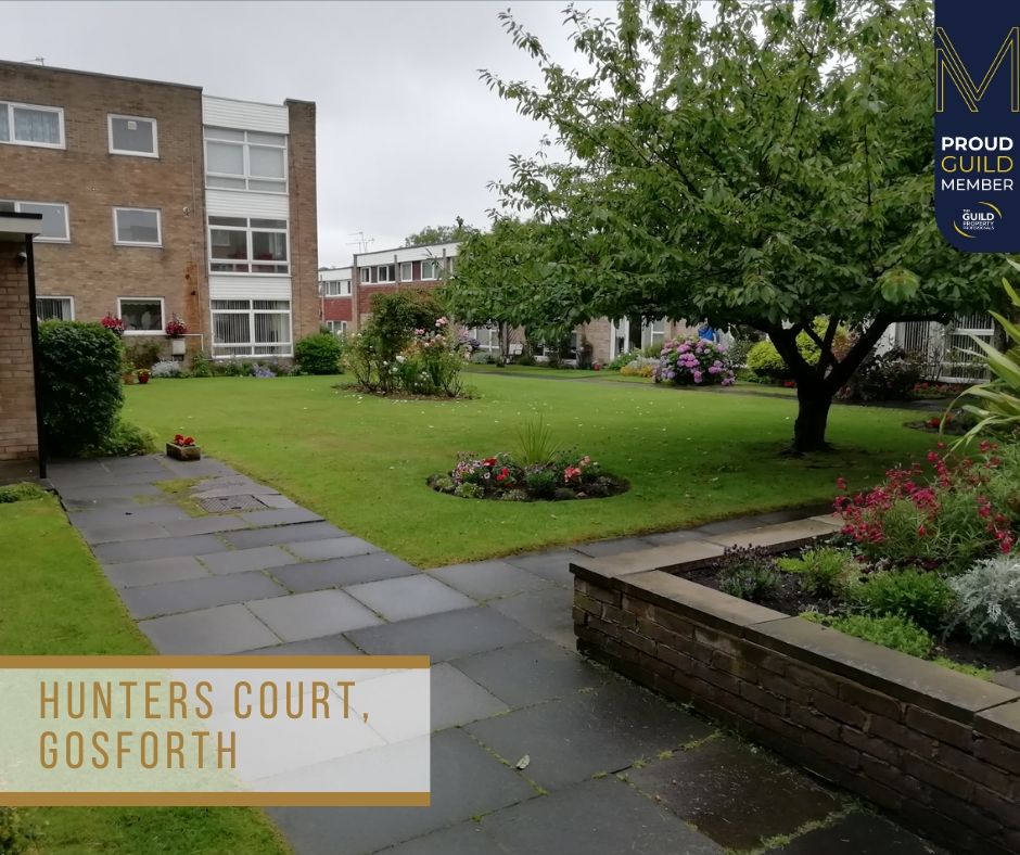 📍Hunters Court, Gosforth
 🛌 2 Bedrooms
🌳 Communal Gardens
⭐ Great Travel Links
💷 Guide Price: £119,950
🌍ow.ly/3uU850yuOZb
☎️ 01661 872111 
We are proud members of @GuildProperty
#AlwaysChooseAGuildAgent #TheGuild #NEFollowers #ProudGuildMember #Ponteland #DarrasHall