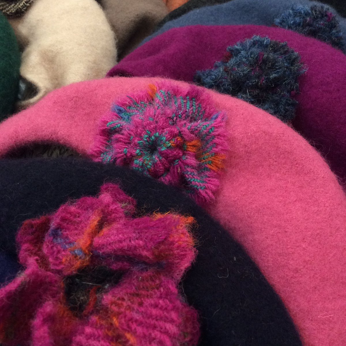 Fabhatrix's tweet image. B O N N I N G T O N  beret with handmade harristweed flower #wool #beret #harristweed #flower #handmade @fabhatrix #hatshop #hatheven #edinburghhats #sustainablefashion #edinbloggers #styleblog  @greatergrassmarket  @harristweedauth  @CarlowayMill