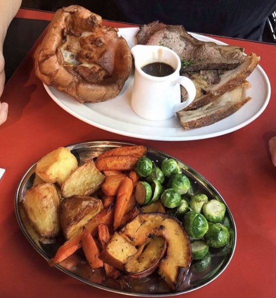 vvanguarde20's tweet photo. 🍴HANGOVER CURE🍴 ⠀
Sunday’s at VV are all about delicious roasts and Bloody Marys 🤘🏻🌶️⠀
Our roasts are available from midday until they run out, email info@e20events.co.uk to book a table ✌️ ⠀
📷: @preetasplate ⠀
#london #foodie #sunday #sundayroast #sundaylunch https://t.co/b47IzwJigk