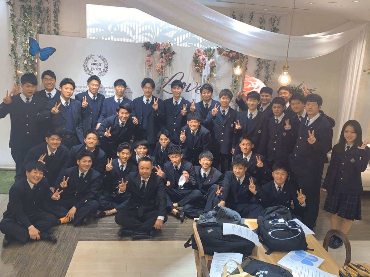 ryoarima___2's tweet photo. 3月1日

　　　　　近江高校卒業

辛いこともしんどいこともあったけど
この61期生のみんなと野球ができて
よかった！

これからはそれぞれの道で
頑張っていきましょう！ https://t.co/BgcPeNyzwO