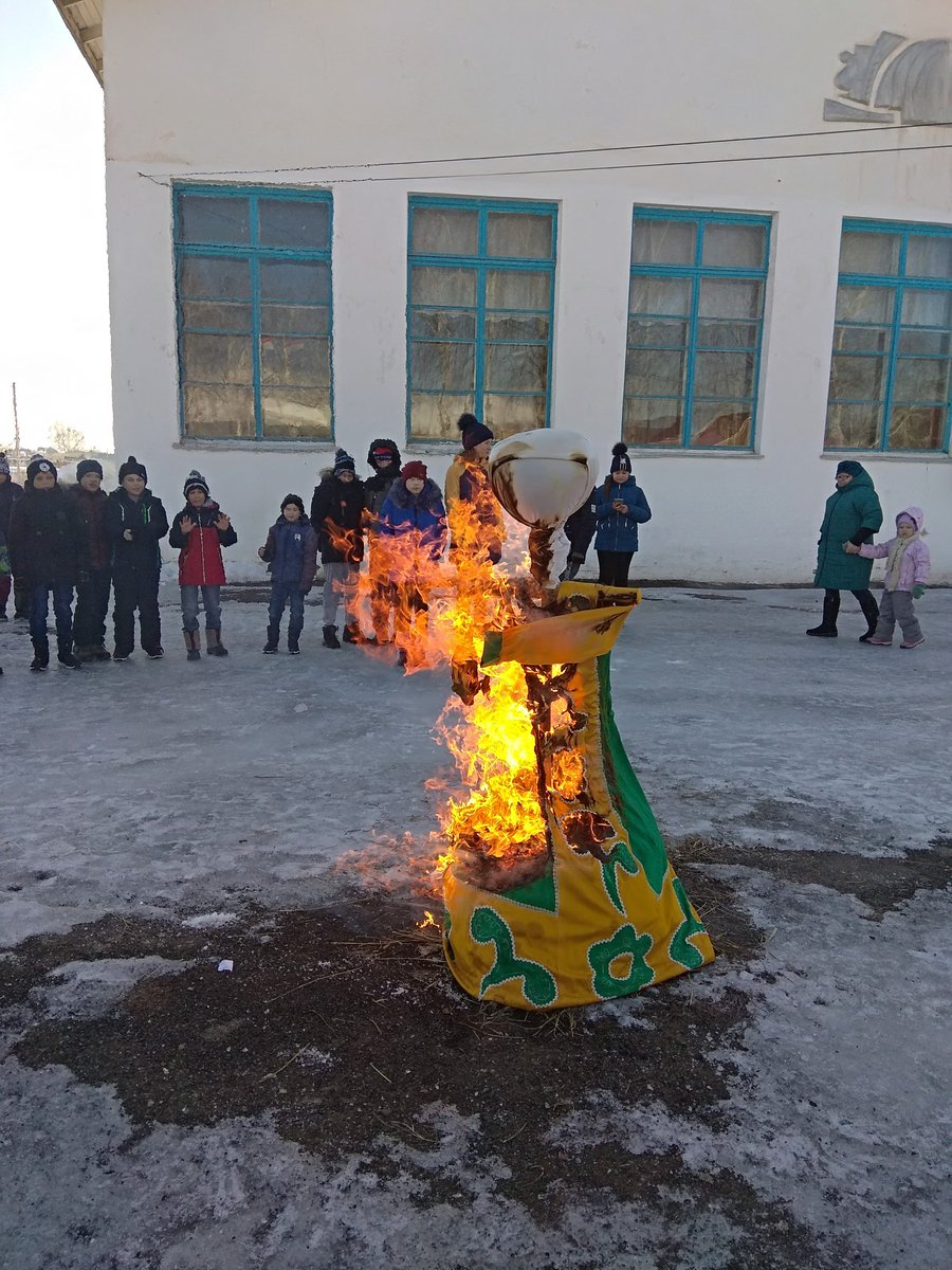 liu19625's tweet photo. Проводили зиму, попросили прощения и встретили Весну! https://t.co/wS1Gttvlmm