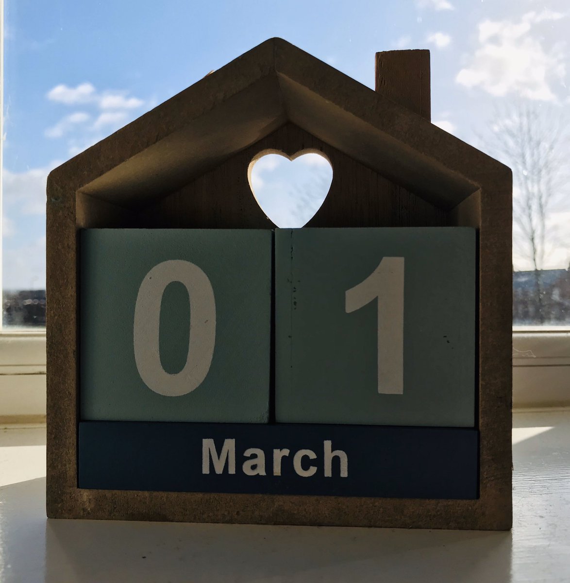 Angela_Wade1's tweet photo. 1st March today and already feels more spring-like. Enjoy the sunshine ☀️ #1stMarch #GoodbyeFeb https://t.co/h9IGTAW9ZK