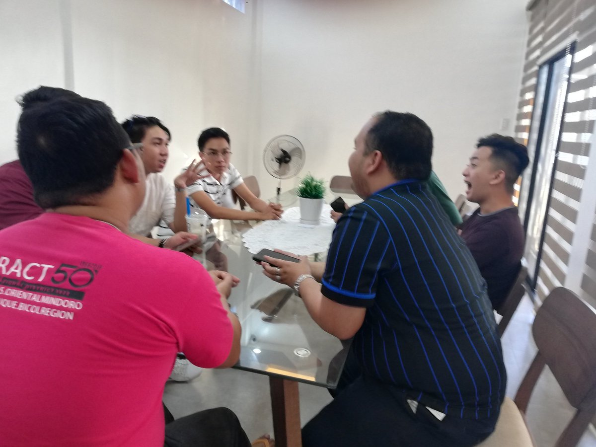 itsDACUTe's tweet photo. Regular Membership Meeting
March 1, 2020
Thank you Chill and Grill Food Hub! 😊
#RotaryInternational #Rotaract #RotaryConnectsTheWorld #RID3820 #PilipinasRotaractMDIO #OneCountryOneRotaract #OneDistrictOneRotaract #SimplehanLangNatin #WorldRotaractWeek2020 #ChampionYear https://t.co/CyB3pvhxoD