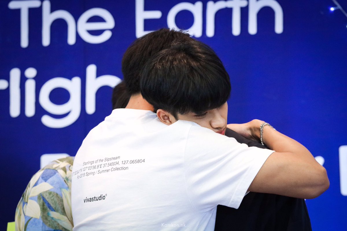 hbharu7's tweet photo. Ghost ships r going strong #tul_pakorn #tawan_v #TulTay #TayTul #earthpirapat #theearthe #EarthTay https://t.co/RBW2p4rLMh