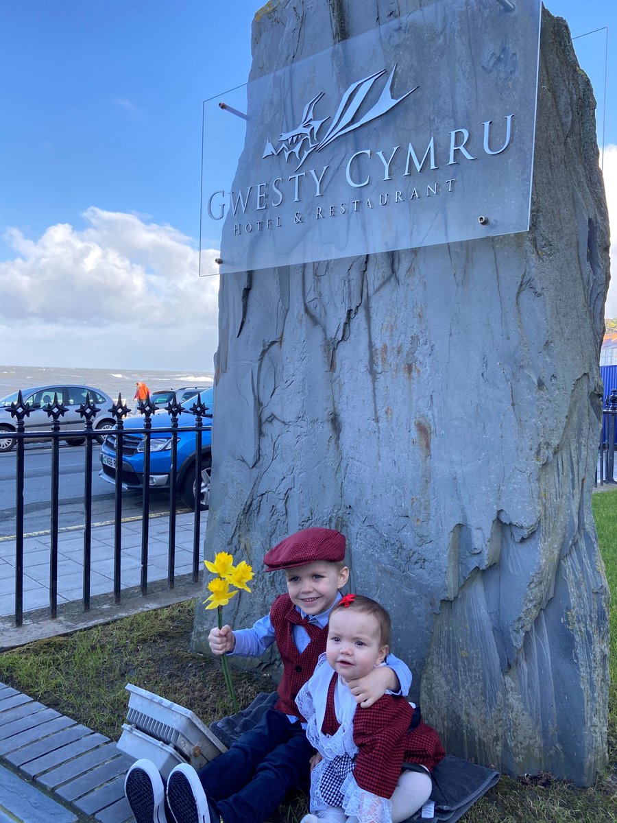 GwestyC's tweet photo. Dydd Gลตyl Dewi Hapus!
Happy St David Day!
#DyddGwylDewi
#StDavidsDay
#WelshRarebits
#YAGYM
@JonesPadrig
@Rarebits https://t.co/4E29J3t5Ne